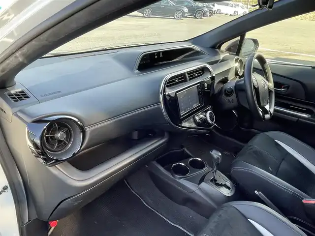 トヨタ アクア G GRスポーツ 岡山県 2019(令1)年 7万km パール 純正メモリナビ　NSZT-W68T/フルセグTV、CD、DVD、Bluetooth、AM、FM/バックカメラ/ETC/前後ドライブレコーダー/クルーズコントロール/TRDフロントスポイラー