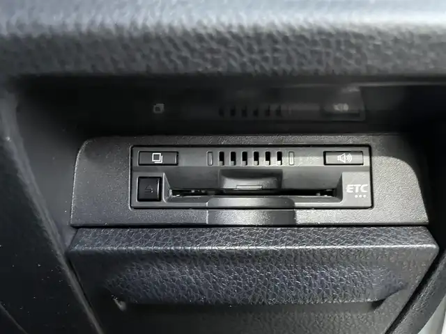 トヨタ ヴォクシー ZS 煌Ⅲ 静岡県 2021(令3)年 3.9万km ホワイトパールクリスタルシャイン 純正9インチナビ/フルセグTV/Bluetooth接続/バックカメラ/トヨタセーフティセンス/プリクラッシュセーフティ/レーンキープアシスト/横滑り防止装置/両側パワースライドドア/クルーズコントロール/ビルトインETC/プッシュスタート/スマートキー/ハーフレザーシート/LEDオートライト/オートハイビーム/フロアマット/取扱説明書