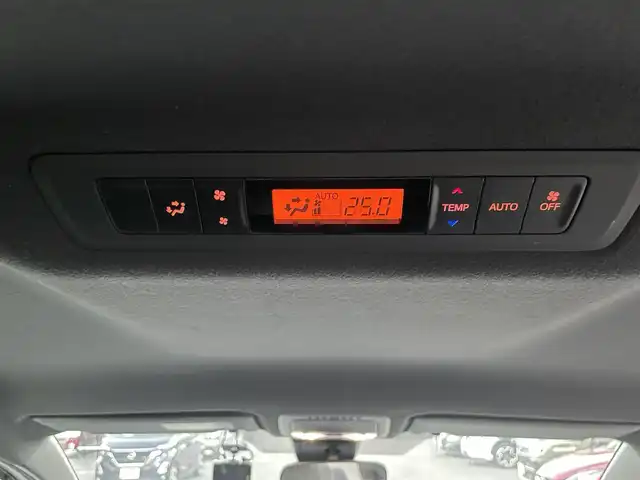 トヨタ ヴォクシー ZS 煌Ⅲ 静岡県 2021(令3)年 3.9万km ホワイトパールクリスタルシャイン 純正9インチナビ/フルセグTV/Bluetooth接続/バックカメラ/トヨタセーフティセンス/プリクラッシュセーフティ/レーンキープアシスト/横滑り防止装置/両側パワースライドドア/クルーズコントロール/ビルトインETC/プッシュスタート/スマートキー/ハーフレザーシート/LEDオートライト/オートハイビーム/フロアマット/取扱説明書