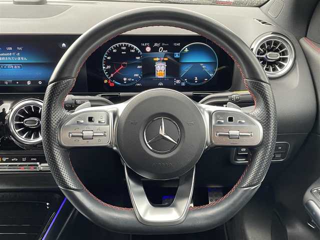 メルセデス・ベンツ Ｍ・ベンツ ＧＬＡ２００ｄ 4マチック 福岡県 2023(令5)年 0.8万km マウンテングレー ワンオーナー/純正ナビ/Bluetooth対応/FM/AM/レーダークルーズコントロール/パドルシフト/360度カメラ/バックカメラ/ブラインドスポットモニター/パワーバックドア/前席パワーシート（メモリ付き）/前席シートヒーター/ETC/ハーフレザー/純正フロアマット/純正アルミホイール/プッシュスタート/アイドリングストップ/保証書/取扱説明書/スペアキー/スマートキー