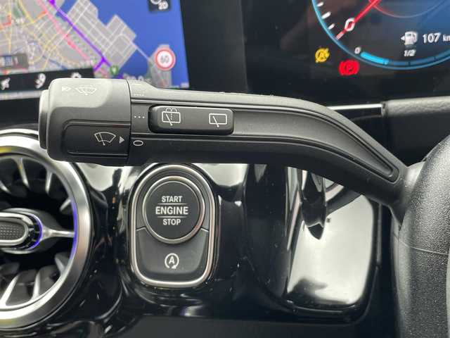 メルセデス・ベンツ Ｍ・ベンツ ＧＬＡ２００ｄ 4マチック 福岡県 2023(令5)年 0.8万km マウンテングレー ワンオーナー/純正ナビ/Bluetooth対応/FM/AM/レーダークルーズコントロール/パドルシフト/360度カメラ/バックカメラ/ブラインドスポットモニター/パワーバックドア/前席パワーシート（メモリ付き）/前席シートヒーター/ETC/ハーフレザー/純正フロアマット/純正アルミホイール/プッシュスタート/アイドリングストップ/保証書/取扱説明書/スペアキー/スマートキー