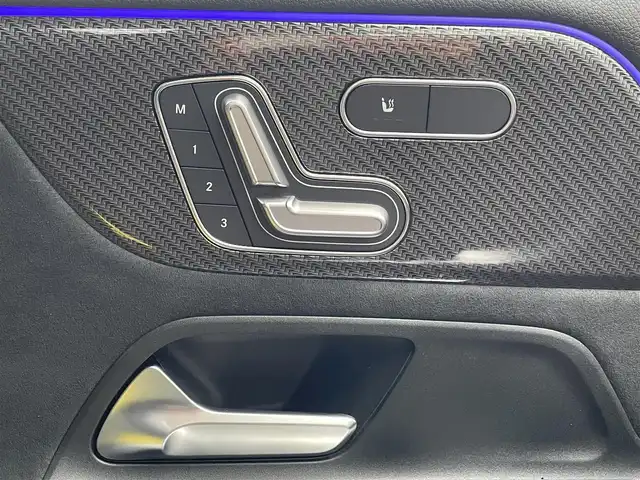 メルセデス・ベンツ Ｍ・ベンツ ＧＬＡ２００ｄ 4マチック 福岡県 2023(令5)年 0.8万km マウンテングレー ワンオーナー/純正ナビ/Bluetooth対応/FM/AM/レーダークルーズコントロール/パドルシフト/360度カメラ/バックカメラ/ブラインドスポットモニター/パワーバックドア/前席パワーシート（メモリ付き）/前席シートヒーター/ETC/ハーフレザー/純正フロアマット/純正アルミホイール/プッシュスタート/アイドリングストップ/保証書/取扱説明書/スペアキー/スマートキー