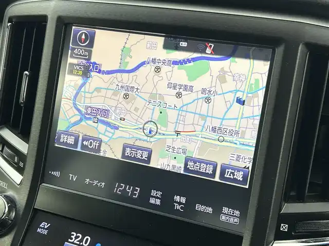 トヨタ クラウン ハイブリッド アスリートS 福岡県 2016(平28)年 6.4万km ホワイトパールクリスタルシャイン 純正ナビ（フルセグTV）　/バックカメラ　/ビルトインＥＴＣ　/レーダークルーズコントロール　/コーナーセンサー　/衝突軽減ブレーキ　/ＩＣＳ　/ＭＴモード付き　/シートベンチレーション／ヒーター　/ステアリングヒーター　/本革　/ＬＥＤヘッドライト　/パワーシート　/純正１７インチアルミホイール