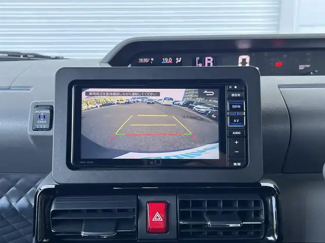 ダイハツ タント カスタム X 高知県 2020(令2)年 1.9万km ブラックマイカメタリック 純正ＳＤナビ　/フルセグＴＶ//Ｂｌｕｅｔｏｏｔｈ接続/iPod/バックカメラ　/半革シート　/純正HIDヘッドライト　/衝突被害軽減ブレーキ　/アイドリングストップ/レーンキープアシスト　/両側パワースライドドア　/コーナーセンサー　/純正１４インチアルミ/スマートキー
