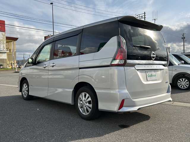 日産 セレナ ハイウェイスター 新潟県 2016(平28)年 5.8万km ブリリアントシルバー 4WD　/純正9型ナビ　/（フルセグ/CD/DVD/Bluetooth/SD）　/アラウンドビューモニター/フリップダウンモニター/インテリジェントインナーミラー　/両側パワースライドドア　/ハンズフリーオートスライドドア　/プロパイロット　/クルーズコントロール/前方ドライブレコーダー　/エマージェンシーブレーキ　/横滑り防止装置/アイドリングストップ/ETC /パーキングアシスト/LEDオートヘッドライト/フォグランプ　/電動格納ウィンカーミラー/スマートキー×2/取扱説明書