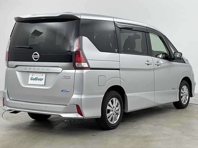 日産 セレナ ハイウェイスター 道央・札幌 2016(平28)年 5.9万km ブリリアントシルバー ・4WD/・純正ナビ&フルセグ&CD&DVD&SD&BT/・全方位カメラ/・バックカメラ/・プロパイロット/・車線逸脱防止機能/・衝突軽減ブレーキ/・標識認識機能/・ふらつき警報機能/・オートブレーキホールド/・クルーズコントロール/・両側パワースライドドア/・ハンズフリースライドドア/・純正フリップダウンモニター/・デジタルインナーミラー/・社外ドライブレコーダー/・純正フロアマット/・オートライト/・LEDヘッドライト/・フォグランプ/・後席シェード/・アイドリングストップ/・スマートキー/・スペアキー/・横滑り防止/・純正ドアバイザー/・純正15インチAW