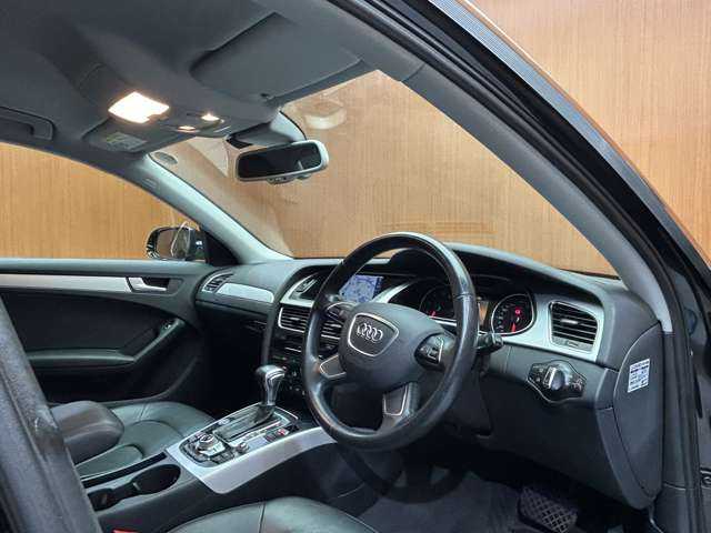 アウディ Ａ４ 2．0 TFSI 千葉県 2015(平27)年 5.9万km ファントムブラックパールエフェクト アシスタンスＰＫＧ　/ＡＣＣ　/黒革シート　/ナビ　/ＴＶ　/Ｂｌｕｅｔｏｏｔｈ接続　/Ｂカメラ　/電動シート　/シートヒーター　/プッシュスート　/スマートキー　/サイドアシスト　/レーンキープアシスト　/ＥＴＣ　/禁煙車