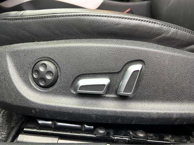 アウディ Ａ４ 2．0 TFSI 千葉県 2015(平27)年 5.9万km ファントムブラックパールエフェクト アシスタンスＰＫＧ　/ＡＣＣ　/黒革シート　/ナビ　/ＴＶ　/Ｂｌｕｅｔｏｏｔｈ接続　/Ｂカメラ　/電動シート　/シートヒーター　/プッシュスート　/スマートキー　/サイドアシスト　/レーンキープアシスト　/ＥＴＣ　/禁煙車