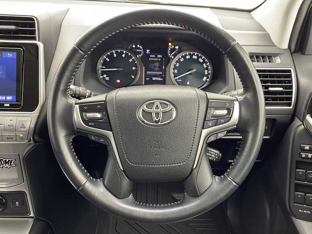 トヨタ ランドクルーザー プラド TX Lパッケージ 千葉県 2019(平31)年 5.1万km ホワイトパールクリスタルシャイン 衝突軽減ブレーキ/レーンキープアシスト/オートハイビーム/純正ナビ/（フルセグ/Bluetooth/FM/AM)/サンルーフ/バックカメラ/ステアリングスイッチ/ETC2.0/ドライブレコーダー/クルーズコントロール/レザーシート/エアシート/パワーシート（D/N席）/スマートキー/プッシュスタート/LEDヘッドライト/フォグライト/ウィンカーミラー/純正サイドバイザー/コーナーセンサー/ISOFIX