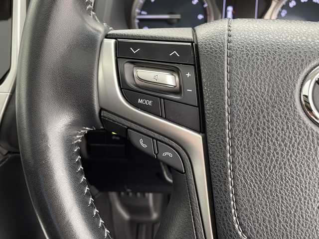 トヨタ ランドクルーザー プラド TX Lパッケージ 千葉県 2019(平31)年 5.1万km ホワイトパールクリスタルシャイン 衝突軽減ブレーキ/レーンキープアシスト/オートハイビーム/純正ナビ/（フルセグ/Bluetooth/FM/AM)/サンルーフ/バックカメラ/ステアリングスイッチ/ETC2.0/ドライブレコーダー/クルーズコントロール/レザーシート/エアシート/パワーシート（D/N席）/スマートキー/プッシュスタート/LEDヘッドライト/フォグライト/ウィンカーミラー/純正サイドバイザー/コーナーセンサー/ISOFIX