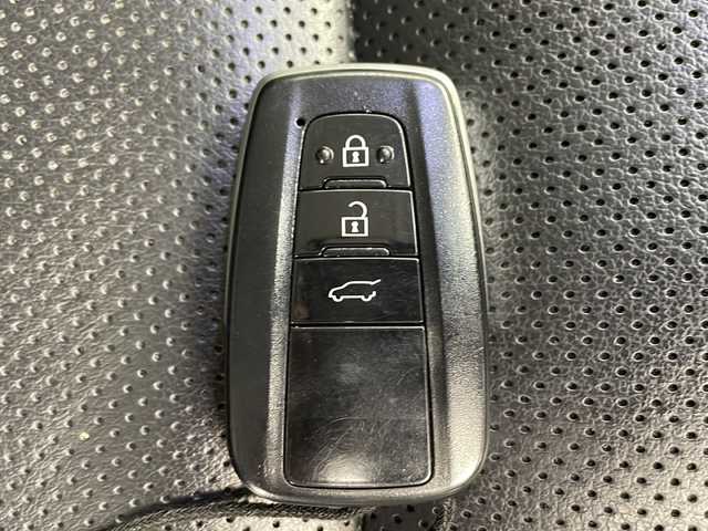 トヨタ ランドクルーザー プラド TX Lパッケージ 千葉県 2019(平31)年 5.1万km ホワイトパールクリスタルシャイン 衝突軽減ブレーキ/レーンキープアシスト/オートハイビーム/純正ナビ/（フルセグ/Bluetooth/FM/AM)/サンルーフ/バックカメラ/ステアリングスイッチ/ETC2.0/ドライブレコーダー/クルーズコントロール/レザーシート/エアシート/パワーシート（D/N席）/スマートキー/プッシュスタート/LEDヘッドライト/フォグライト/ウィンカーミラー/純正サイドバイザー/コーナーセンサー/ISOFIX