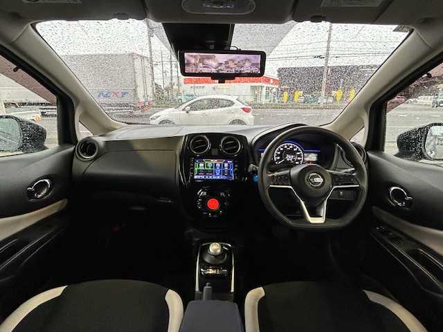 日産 ノート e－パワー X Vセレクション 茨城県 2020(令2)年 4.9万km 黒 純正SDナビ/Bluetooth/フルセグテレビ/バックカメラ/全方位カメラ/アイドリングストップ/横滑り防止装置/衝突被害軽減システム/前後コーナーセンサー/レーンキープアシスト/クルーズコントロール/USB入力端子/オートライト/オートマチックハイビーム/スマートキー