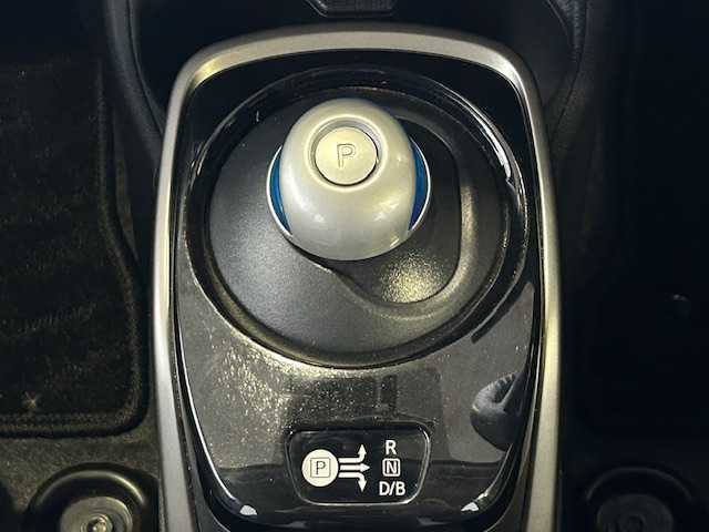 日産 ノート e－パワー X Vセレクション 茨城県 2020(令2)年 4.9万km 黒 純正SDナビ/Bluetooth/フルセグテレビ/バックカメラ/全方位カメラ/アイドリングストップ/横滑り防止装置/衝突被害軽減システム/前後コーナーセンサー/レーンキープアシスト/クルーズコントロール/USB入力端子/オートライト/オートマチックハイビーム/スマートキー