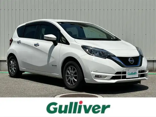 日産 ノート e－パワー B 富山県 2018(平30)年 7.9万km ホワイト インテリジェントエマージェンシーブレーキ/純正ナビ/フルセグTV/Bluetooth/DVD再生/バックカメラ/ETC/インテリジェントキー/オートライト/ホイールキャップ4個あり/スタッドレスタイヤ付ホイール4本有