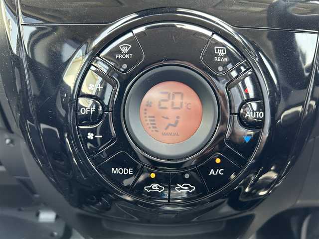 日産 ノート e－パワー B 富山県 2018(平30)年 7.9万km ホワイト インテリジェントエマージェンシーブレーキ/純正ナビ/フルセグTV/Bluetooth/DVD再生/バックカメラ/ETC/インテリジェントキー/オートライト/ホイールキャップ4個あり/スタッドレスタイヤ付ホイール4本有