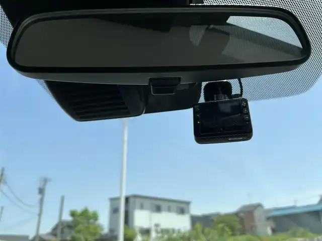 日産 ノート e－パワー B 富山県 2018(平30)年 7.9万km ホワイト インテリジェントエマージェンシーブレーキ/純正ナビ/フルセグTV/Bluetooth/DVD再生/バックカメラ/ETC/インテリジェントキー/オートライト/ホイールキャップ4個あり/スタッドレスタイヤ付ホイール4本有