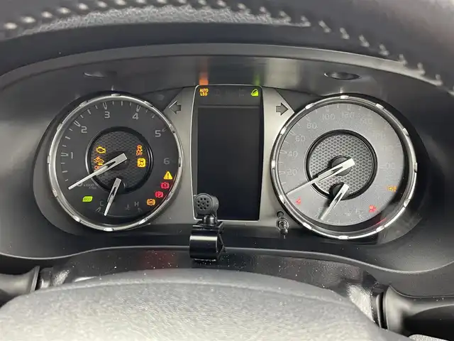 トヨタ ハイラックス Z 茨城県 2021(令3)年 1.1万km オキサイドブロンズM 社外10型フローティングナビ/バックカメラ/フルセグ/ベッドライナー/トノカバー/衝突被害軽減ブレーキ/車線逸脱抑制装置/レーダークルーズコントロール/クリアランスソナー/ETC/社外デジタルインナーミラードラレコ付/社外シートカバー/純正17インチAW/LEDヘッドライト/スマートキー