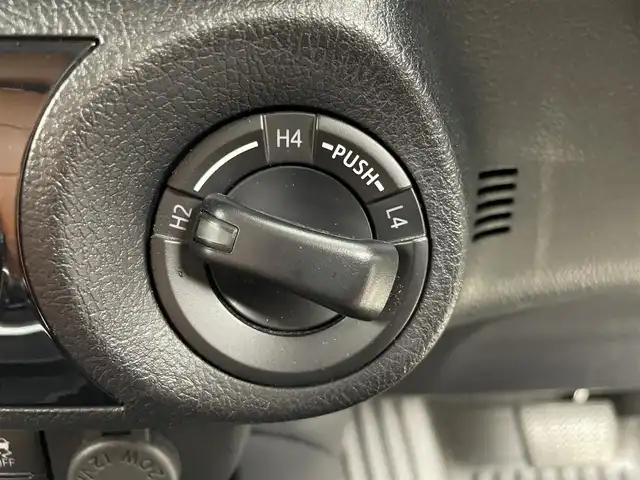 トヨタ ハイラックス Z 茨城県 2021(令3)年 1.1万km オキサイドブロンズM 社外10型フローティングナビ/バックカメラ/フルセグ/ベッドライナー/トノカバー/衝突被害軽減ブレーキ/車線逸脱抑制装置/レーダークルーズコントロール/クリアランスソナー/ETC/社外デジタルインナーミラードラレコ付/社外シートカバー/純正17インチAW/LEDヘッドライト/スマートキー
