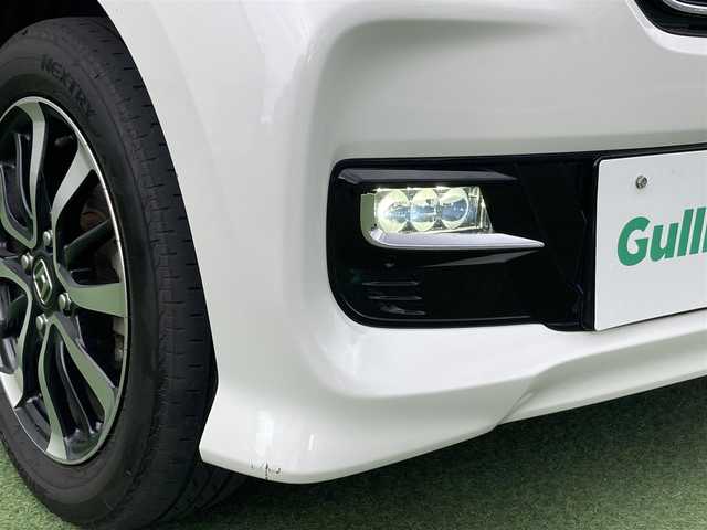 ホンダ Ｎ ＢＯＸ カスタム G L ホンダセンシング 香川県 2018(平30)年 5.4万km プラチナホワイトパール 登録時走行距離：54079km/ディーラー純正8型ナビ/バックカメラ/左側パワースライドドア/衝突被害軽減装置/レーンキープアシスト/レーダークルーズコントロール/横滑り防止装置/LEDヘッドライト/オートライト/フォグランプ/ビルトインETC/ロールサンシェード/ISOFIX/ステアリングスイッチ/プッシュスタート/スマートキー