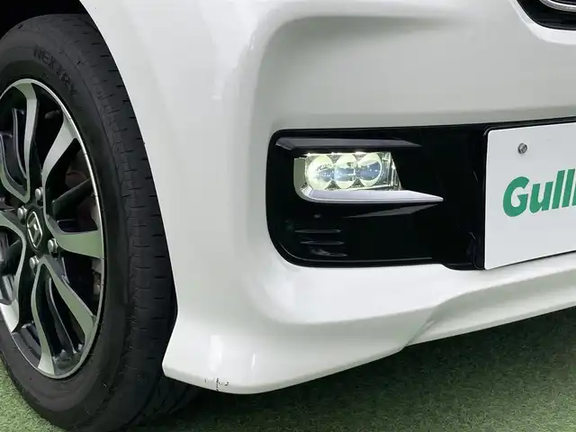 ホンダ Ｎ ＢＯＸ カスタム G L ホンダセンシング 香川県 2018(平30)年 5.4万km プラチナホワイトパール 登録時走行距離：54079km/ディーラー純正8型ナビ/バックカメラ/左側パワースライドドア/衝突被害軽減装置/レーンキープアシスト/レーダークルーズコントロール/横滑り防止装置/LEDヘッドライト/オートライト/フォグランプ/ビルトインETC/ロールサンシェード/ISOFIX/ステアリングスイッチ/プッシュスタート/スマートキー