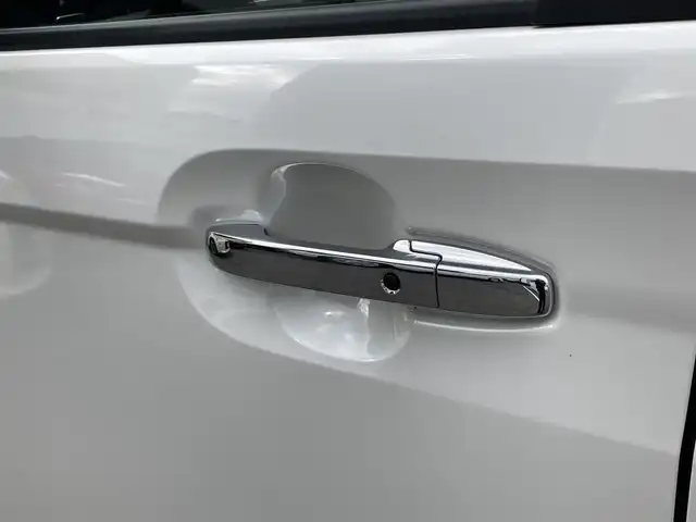 ホンダ Ｎ ＢＯＸ カスタム G L ホンダセンシング 香川県 2018(平30)年 5.4万km プラチナホワイトパール 登録時走行距離：54079km/ディーラー純正8型ナビ/バックカメラ/左側パワースライドドア/衝突被害軽減装置/レーンキープアシスト/レーダークルーズコントロール/横滑り防止装置/LEDヘッドライト/オートライト/フォグランプ/ビルトインETC/ロールサンシェード/ISOFIX/ステアリングスイッチ/プッシュスタート/スマートキー