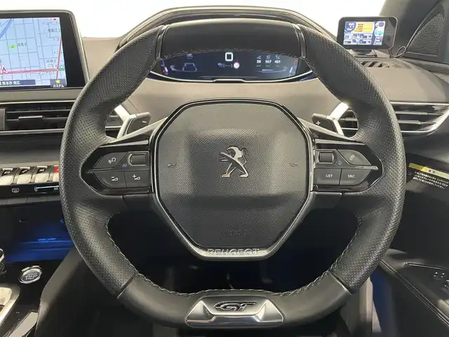 プジョー ５００８ GT ブルーHDi 熊本県 2019(平31)年 6.3万km アマゾナイトグレー ・スマートキー/・プッシュスタート/・パノラマサンルーフ/・アクティブセーフティブレーキ/・パーキングセンサー/・パーキングアシスト/・インテリジェントハイビーム/・レーンキープアシスト/・疲労検知/・クルーズコントロール(追従式)/・ハーフレザーシート/・D席パワーシート/・前席シートヒーター /・純正メモリナビ/　【Bluetooth・USB・AppleCarPlay・AndroidAuto】/・フルセグTV/・バックカメラ/・フロントカメラ＆左サイドカメラ/・ETC/・GPSレーダー/・パワーバックドア/・LEDフェッドランプ/・LEDフォグランプ/・純正マット/・純正バイザー/・保証書/取説