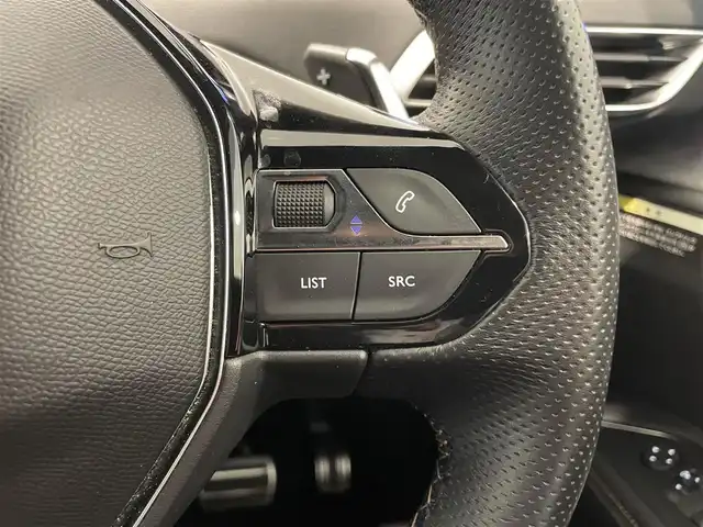 プジョー ５００８ GT ブルーHDi 熊本県 2019(平31)年 6.3万km アマゾナイトグレー ・スマートキー/・プッシュスタート/・パノラマサンルーフ/・アクティブセーフティブレーキ/・パーキングセンサー/・パーキングアシスト/・インテリジェントハイビーム/・レーンキープアシスト/・疲労検知/・クルーズコントロール(追従式)/・ハーフレザーシート/・D席パワーシート/・前席シートヒーター /・純正メモリナビ/　【Bluetooth・USB・AppleCarPlay・AndroidAuto】/・フルセグTV/・バックカメラ/・フロントカメラ＆左サイドカメラ/・ETC/・GPSレーダー/・パワーバックドア/・LEDフェッドランプ/・LEDフォグランプ/・純正マット/・純正バイザー/・保証書/取説