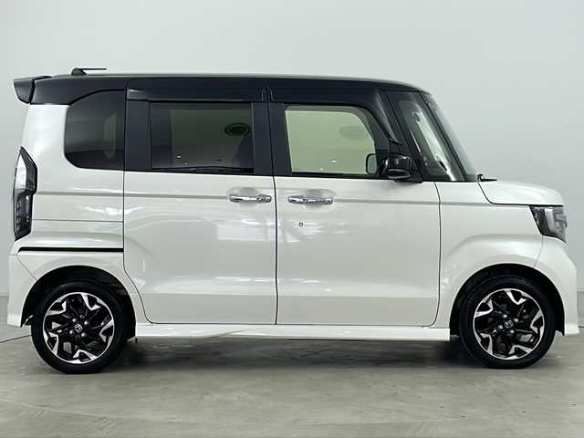 ホンダ Ｎ ＢＯＸ カスタム G EX ターボ ホンダセンシング 道央・札幌 2018(平30)年 4.7万km プレミアムホワイトパールⅡ ・ワンオーナー/・純正ナビ&CD&DVD&BT&USB/・両側パワースライドドア/・バックカメラ/・Honda SENSING/・衝突軽減ブレーキ/・誤発進抑制機能/・後方誤発進抑制機能/・歩行者事故低減ステアリング/・路外逸脱抑制機能/・アダプティブクルーズコントロール/・車線維持支援システム/・先行車発進お知らせ機能/・標識認識機能/・コーナーセンサー/・アイドリングストップ/・前席シートヒーター/・ハーフレザーシート/・純正ドライブレコーダー/・ビルトインETC/・パドルシフト/・ステアリングスイッチ/・電動格納ミラー/・純正フロアマット/・LEDヘッドライト/・オートライト/・オートマチックハイビーム/・スマートキー