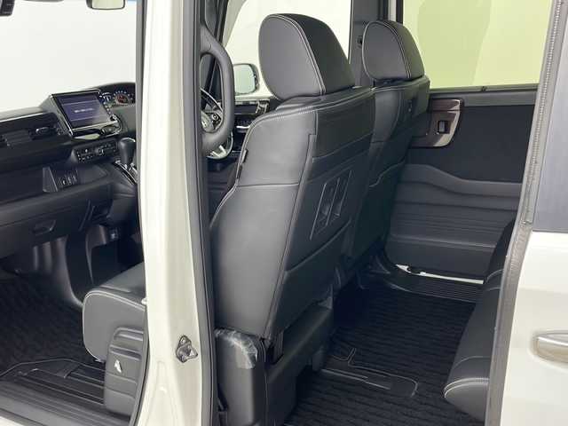 ホンダ Ｎ ＢＯＸ カスタム G EX ターボ ホンダセンシング 道央・札幌 2018(平30)年 4.7万km プレミアムホワイトパールⅡ ・ワンオーナー/・純正ナビ&CD&DVD&BT&USB/・両側パワースライドドア/・バックカメラ/・Honda SENSING/・衝突軽減ブレーキ/・誤発進抑制機能/・後方誤発進抑制機能/・歩行者事故低減ステアリング/・路外逸脱抑制機能/・アダプティブクルーズコントロール/・車線維持支援システム/・先行車発進お知らせ機能/・標識認識機能/・コーナーセンサー/・アイドリングストップ/・前席シートヒーター/・ハーフレザーシート/・純正ドライブレコーダー/・ビルトインETC/・パドルシフト/・ステアリングスイッチ/・電動格納ミラー/・純正フロアマット/・LEDヘッドライト/・オートライト/・オートマチックハイビーム/・スマートキー