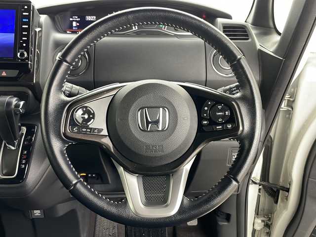 ホンダ Ｎ ＢＯＸ カスタム G EX ターボ ホンダセンシング 道央・札幌 2018(平30)年 4.7万km プレミアムホワイトパールⅡ ・ワンオーナー/・純正ナビ&CD&DVD&BT&USB/・両側パワースライドドア/・バックカメラ/・Honda SENSING/・衝突軽減ブレーキ/・誤発進抑制機能/・後方誤発進抑制機能/・歩行者事故低減ステアリング/・路外逸脱抑制機能/・アダプティブクルーズコントロール/・車線維持支援システム/・先行車発進お知らせ機能/・標識認識機能/・コーナーセンサー/・アイドリングストップ/・前席シートヒーター/・ハーフレザーシート/・純正ドライブレコーダー/・ビルトインETC/・パドルシフト/・ステアリングスイッチ/・電動格納ミラー/・純正フロアマット/・LEDヘッドライト/・オートライト/・オートマチックハイビーム/・スマートキー