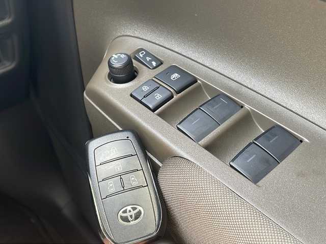 トヨタ シエンタ ハイブリッド G 岩手県 2024(令6)年 1.2万km ブラック 4WD/寒冷地仕様/純正ディスプレイオーディオ・フルセグTV/Bluetooth・AppleCarPlay・AndroidAuto/パノラミックビューモニター/両側パワースライドドア/ワイパーデアイサー/セーフティセンス/プリクラッシュセーフティ/レーダークルーズコントロール/レーンディパーチャーアラート/レーントレーシングアシスト/オートマチックハイビーム/プロアクティブドライビングアシスト/ブラインドスポットモニター/充電用USB端子タイプC/ビルトインETC/LEDヘッドライト/スマートキー/プッシュスタート