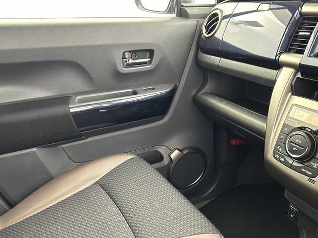 スズキ ハスラー Jスタイル Ⅲ 宮城県 2018(平30)年 5万km ブレイブカーキパール/スチールシルバー メモリナビ/(AM/FM/CD/DVD/iPod/SD/USB)/フルセグTV/Bluetooth/スズキセーフティサポート/ハーフレザー/シートヒーター/ETC/前方ドライブレコーダー/プッシュスタート/スマートキー/スペアキー/オートライト/フォグランプ/ヘッドライトレベライザー/ドアバイザー/純正フロアマット/純正15インチアルミホイール
