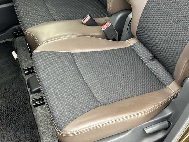 スズキ ハスラー Jスタイル Ⅲ 宮城県 2018(平30)年 5万km ブレイブカーキパール/スチールシルバー メモリナビ/(AM/FM/CD/DVD/iPod/SD/USB)/フルセグTV/Bluetooth/スズキセーフティサポート/ハーフレザー/シートヒーター/ETC/前方ドライブレコーダー/プッシュスタート/スマートキー/スペアキー/オートライト/フォグランプ/ヘッドライトレベライザー/ドアバイザー/純正フロアマット/純正15インチアルミホイール