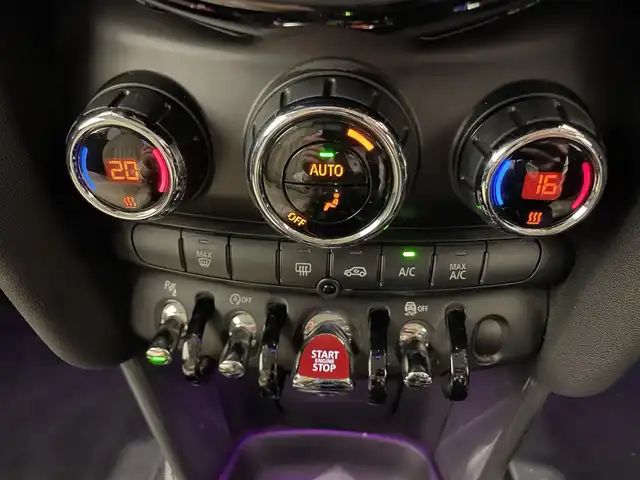 ＭＩＮＩ ミニ クーパー D 熊本県 2019(令1)年 5.2万km ペッパー・ホワイト ・スマートキー/・プッシュスタート/・インテリジェントセーフティ/・PDC自動起動/・パーキングアシスト/・純正HDDナビ/　【Bluetooth・USB・MSV】/・バックカメラ/・ETC/・ドライブレコーダー(前方録画)/・革調シートカバー/・LEDヘッドランプ/・LEDフォグランプ/・UKテール/・純正マット
