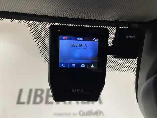 ＭＩＮＩ ミニ クーパー D 熊本県 2019(令1)年 5.2万km ペッパー・ホワイト ・スマートキー/・プッシュスタート/・インテリジェントセーフティ/・PDC自動起動/・パーキングアシスト/・純正HDDナビ/　【Bluetooth・USB・MSV】/・バックカメラ/・ETC/・ドライブレコーダー(前方録画)/・革調シートカバー/・LEDヘッドランプ/・LEDフォグランプ/・UKテール/・純正マット