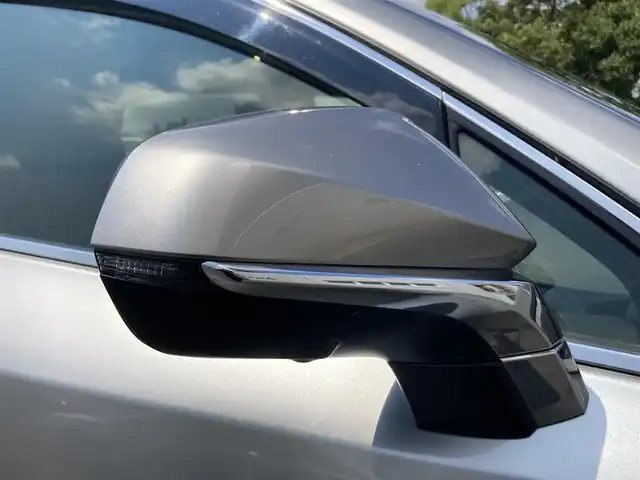 レクサス ＮＸ 300h バージョンL 静岡県 2017(平29)年 3.7万km ソニックチタニウム Toyota Safety Sense/純正10インチナビ/　AM FM CD DVD Bluetooth USB AUX/フルセグTV/ビルトインETC2.0/アラウンドビューモニター/前方ドライブレコーダー/LEDオートヘッドライト/レーダークルーズコントロール/パワーシート(全席)/シートヒーター＆シートベンチレーション/パワーバックドア/オートブレーキホールド/スマートキー2本＆カードキー1枚/純正19インチアルミホイール/ステアリングヒーター/ヘッドアップディスプレイ/パドルシフト/ワンオーナー/シングルムーンルーフ/ブラウン＆ブラックレザーシート