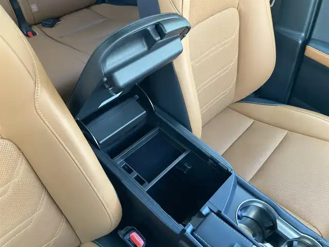 レクサス ＮＸ 300h バージョンL 静岡県 2017(平29)年 3.7万km ソニックチタニウム Toyota Safety Sense/純正10インチナビ/　AM FM CD DVD Bluetooth USB AUX/フルセグTV/ビルトインETC2.0/アラウンドビューモニター/前方ドライブレコーダー/LEDオートヘッドライト/レーダークルーズコントロール/パワーシート(全席)/シートヒーター＆シートベンチレーション/パワーバックドア/オートブレーキホールド/スマートキー2本＆カードキー1枚/純正19インチアルミホイール/ステアリングヒーター/ヘッドアップディスプレイ/パドルシフト/ワンオーナー/シングルムーンルーフ/ブラウン＆ブラックレザーシート