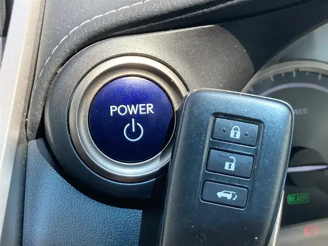 レクサス ＮＸ 300h バージョンL 静岡県 2017(平29)年 3.7万km ソニックチタニウム Toyota Safety Sense/純正10インチナビ/　AM FM CD DVD Bluetooth USB AUX/フルセグTV/ビルトインETC2.0/アラウンドビューモニター/前方ドライブレコーダー/LEDオートヘッドライト/レーダークルーズコントロール/パワーシート(全席)/シートヒーター＆シートベンチレーション/パワーバックドア/オートブレーキホールド/スマートキー2本＆カードキー1枚/純正19インチアルミホイール/ステアリングヒーター/ヘッドアップディスプレイ/パドルシフト/ワンオーナー/シングルムーンルーフ/ブラウン＆ブラックレザーシート