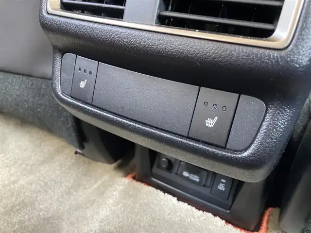 レクサス ＮＸ 300h バージョンL 静岡県 2017(平29)年 3.7万km ソニックチタニウム Toyota Safety Sense/純正10インチナビ/　AM FM CD DVD Bluetooth USB AUX/フルセグTV/ビルトインETC2.0/アラウンドビューモニター/前方ドライブレコーダー/LEDオートヘッドライト/レーダークルーズコントロール/パワーシート(全席)/シートヒーター＆シートベンチレーション/パワーバックドア/オートブレーキホールド/スマートキー2本＆カードキー1枚/純正19インチアルミホイール/ステアリングヒーター/ヘッドアップディスプレイ/パドルシフト/ワンオーナー/シングルムーンルーフ/ブラウン＆ブラックレザーシート