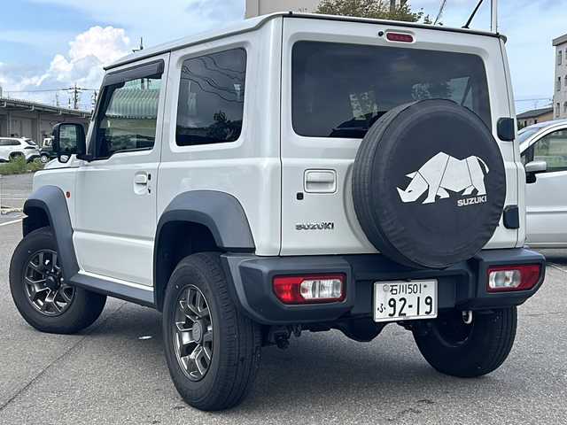 スズキ ジムニー シエラ JC 石川県 2020(令2)年 6.5万km ピュアホワイトP ワンオーナー/セーフティーサポート/・デュアルセンサーブレーキサポート/・誤発信抑制機能/・ふらつき警報機能/・ハイビームアシスト/社外メモリナビゲーション/【CD・DVD・Bluetooth・フルセグTV】/型番：CN-RE06WD/バックカメラ/ビルトインETC/360度ドライブレコーダー/クルーズコントロール/前席シートヒーター/スマートキー/・プッシュスタート/・スペアキー/LEDヘッドライト/・オートライト/・フォグランプ/ステアリングリモコン/取扱説明書/新車時保証書