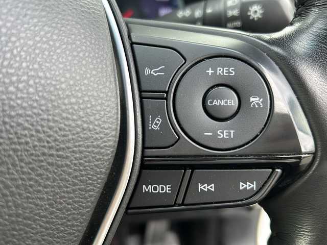 トヨタ クラウン ハイブリッド RS アドバンス 福岡県 2018(平30)年 5.6万km ホワイトパールクリスタルシャイン トヨタセーフティセンス/サンルーフ/TRDエアロ（フロント/サイド/リア）/純正ナビ（BT/フルセグ/SD/DISC/AUX）/アラウンドビューモニター/バックカメラ/サイドカメラ/フロントカメラ/レーダークルーズコントロール/LEDヘッドライト/オートライト/オートマチックハイビーム/レザーシート/D席シートメモリー/DN席エアシート/DN席シートヒーター/ステアリングヒーター/電動チルトテレスコピックステアリング/純正18インチAW/BSM/クリアランスソナー/RCTA/RCD/RSA/LDA/盗難防止装置/プリクラッシュセーフティ/横滑り防止装置/パドルシフト/ブレーキホールド/ワイヤレス充電/スマートキー/ETC