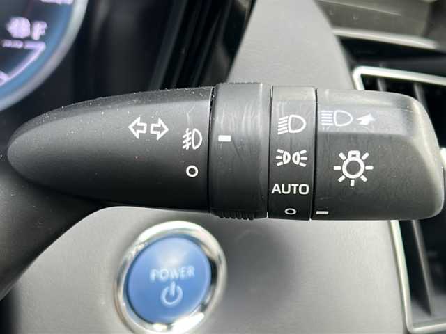 トヨタ クラウン ハイブリッド RS アドバンス 福岡県 2018(平30)年 5.6万km ホワイトパールクリスタルシャイン トヨタセーフティセンス/サンルーフ/TRDエアロ（フロント/サイド/リア）/純正ナビ（BT/フルセグ/SD/DISC/AUX）/アラウンドビューモニター/バックカメラ/サイドカメラ/フロントカメラ/レーダークルーズコントロール/LEDヘッドライト/オートライト/オートマチックハイビーム/レザーシート/D席シートメモリー/DN席エアシート/DN席シートヒーター/ステアリングヒーター/電動チルトテレスコピックステアリング/純正18インチAW/BSM/クリアランスソナー/RCTA/RCD/RSA/LDA/盗難防止装置/プリクラッシュセーフティ/横滑り防止装置/パドルシフト/ブレーキホールド/ワイヤレス充電/スマートキー/ETC