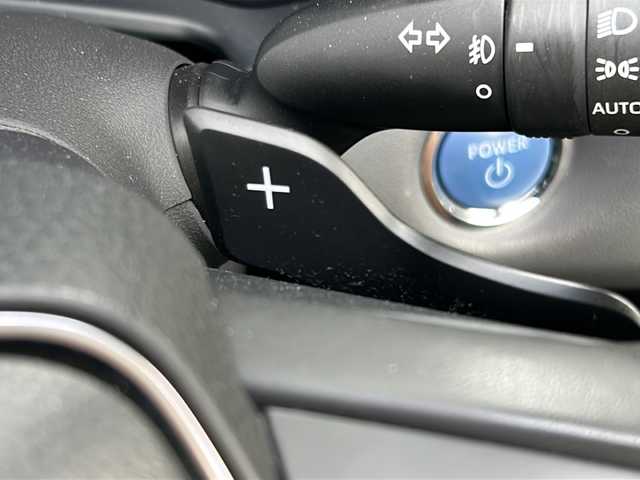 トヨタ クラウン ハイブリッド RS アドバンス 福岡県 2018(平30)年 5.6万km ホワイトパールクリスタルシャイン トヨタセーフティセンス/サンルーフ/TRDエアロ（フロント/サイド/リア）/純正ナビ（BT/フルセグ/SD/DISC/AUX）/アラウンドビューモニター/バックカメラ/サイドカメラ/フロントカメラ/レーダークルーズコントロール/LEDヘッドライト/オートライト/オートマチックハイビーム/レザーシート/D席シートメモリー/DN席エアシート/DN席シートヒーター/ステアリングヒーター/電動チルトテレスコピックステアリング/純正18インチAW/BSM/クリアランスソナー/RCTA/RCD/RSA/LDA/盗難防止装置/プリクラッシュセーフティ/横滑り防止装置/パドルシフト/ブレーキホールド/ワイヤレス充電/スマートキー/ETC