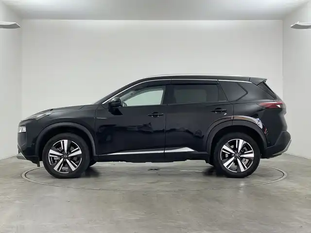 日産 エクストレイル G e－4ORCE 群馬県 2023(令5)年 1.7万km ダイヤモンドブラック 純正12.3型ナビ　全方位カメラ　衝突被害軽減ブレーキ　アダプティブクルーズコントロール　デジタルインナーミラー　ビルトインETC 電動リアゲート　パワーシート　ステアリングヒーター　禁煙車