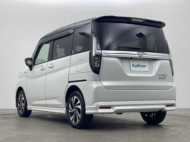 スズキ ソリオ バンディット HV MV 秋田県 2023(令5)年 0.4万km ピュアホワイトパール/ガンメタリック2トーン ４WD/純正メモリナビ(Bluetooth/CD/DVD/フルセグ)/全方位カメラ/両側パワースライドドア/後方コーナーセンサー/純正AW/ヘットアップディスプレイ/スズキセーフティサポート/衝突被害軽減システム/前後ドライブレコーダー/前席シートヒーター/クルーズコントロール/アイドリングストップ/カーテンエアバック/LEDヘッドライト/スマートキー/スペアキー