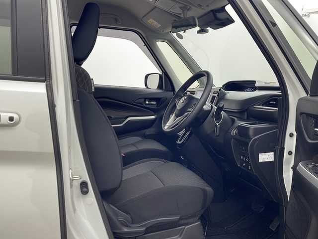 スズキ ソリオ バンディット HV MV 秋田県 2023(令5)年 0.4万km ピュアホワイトパール/ガンメタリック2トーン ４WD/純正メモリナビ(Bluetooth/CD/DVD/フルセグ)/全方位カメラ/両側パワースライドドア/後方コーナーセンサー/純正AW/ヘットアップディスプレイ/スズキセーフティサポート/衝突被害軽減システム/前後ドライブレコーダー/前席シートヒーター/クルーズコントロール/アイドリングストップ/カーテンエアバック/LEDヘッドライト/スマートキー/スペアキー
