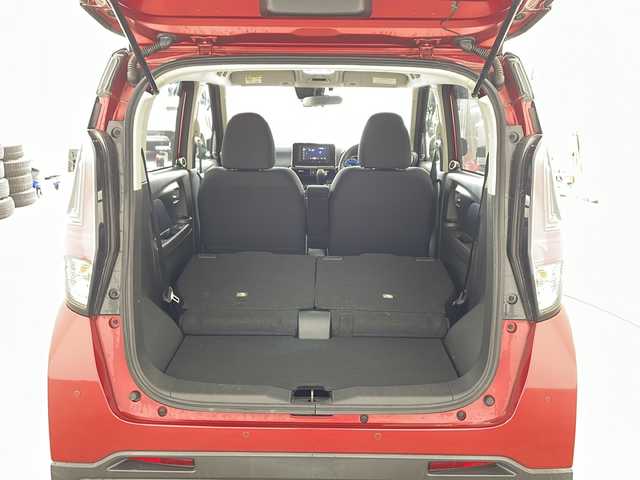 三菱 ｅＫクロス T 兵庫県 2019(令1)年 4.3万km アメジストブラック/レッドM ・社外ディスプレイオーディオ（Alexa・BT・スマートフォン連携）/・バックカメラ/・マイパイロット/・先進快適パッケージ/・Eアシスト/・衝突軽減ブレーキ/・車線逸脱警報/・車線逸脱防止支援/・クリアランスソナー/・LEDオートライト/・フォグランプ/・オートハイビーム/・シートヒーター/・オートホールド/・電動パーキングブレーキ/・ステアリングリモコン/・ドアバイザー/・アイドリングストップ/・ETC/・バニティミラー/・プッシュスタート/・スマートキー/・純正15インチアルミホイール/・フロアマット/・W＋サイドエアバック/・カーテンエアバック/・BLITZ製スロットルコントローラ（Power Thro）/・MITSUBA製ホーン（ALPHAII）/・社外サブウーハー