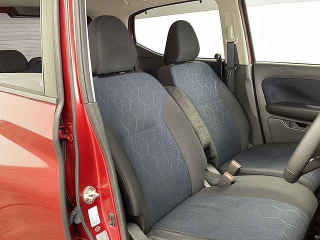 三菱 ｅＫクロス T 兵庫県 2019(令1)年 4.3万km アメジストブラック/レッドM ・社外ディスプレイオーディオ（Alexa・BT・スマートフォン連携）/・バックカメラ/・マイパイロット/・先進快適パッケージ/・Eアシスト/・衝突軽減ブレーキ/・車線逸脱警報/・車線逸脱防止支援/・クリアランスソナー/・LEDオートライト/・フォグランプ/・オートハイビーム/・シートヒーター/・オートホールド/・電動パーキングブレーキ/・ステアリングリモコン/・ドアバイザー/・アイドリングストップ/・ETC/・バニティミラー/・プッシュスタート/・スマートキー/・純正15インチアルミホイール/・フロアマット/・W＋サイドエアバック/・カーテンエアバック/・BLITZ製スロットルコントローラ（Power Thro）/・MITSUBA製ホーン（ALPHAII）/・社外サブウーハー