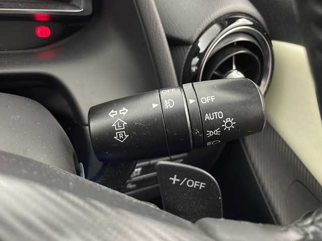 マツダ デミオ XD ツーリング Lパッケージ 大阪府 2015(平27)年 4.1万km ダイナミックブルーマイカ 純正ナビ（ＣＤ　ＤＶＤ　ＳＤ　ＵＳＢ　ＢＴ　フルセグＴＶ）　/バックカメラ/ＥＴＣ/ＢＳＭ/HUD/セーフティパック/クルーズコントロール/スマートブレーキ　/車線逸脱防止装置　/パドルシフト/ＬＥＤオートヘッドライト/オートハイビーム/スマートキー/スペアキーあり/純正フロアマット/ハーフレーザーシート