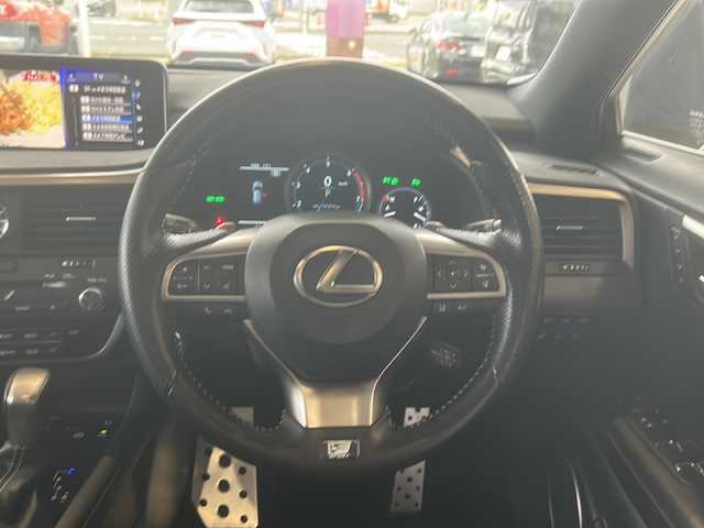 レクサス ＲＸ 200t Fスポーツ 愛知県 2016(平28)年 5.8万km グラファイトブラックガラスフレーク 純正ナビ/・フルセグ/・ＣＤ、ＤＶＤ、ＳＤ/・ＢＴ/・ＵＳＢ/・ＡＵＸ/・ラジオ/サンルーフ/ステアリングヒーター/前席シートヒーター/前席ベンチレーション/後席シートヒーター/後席電動格納/後席サンシェード/ヘッドアップディスプレイ/走行モード切替/オールオートウィンドウ/電動格納ミラー/電動リアゲート/ステアリングスイッチ/パドルシフト/左サイドカメラ